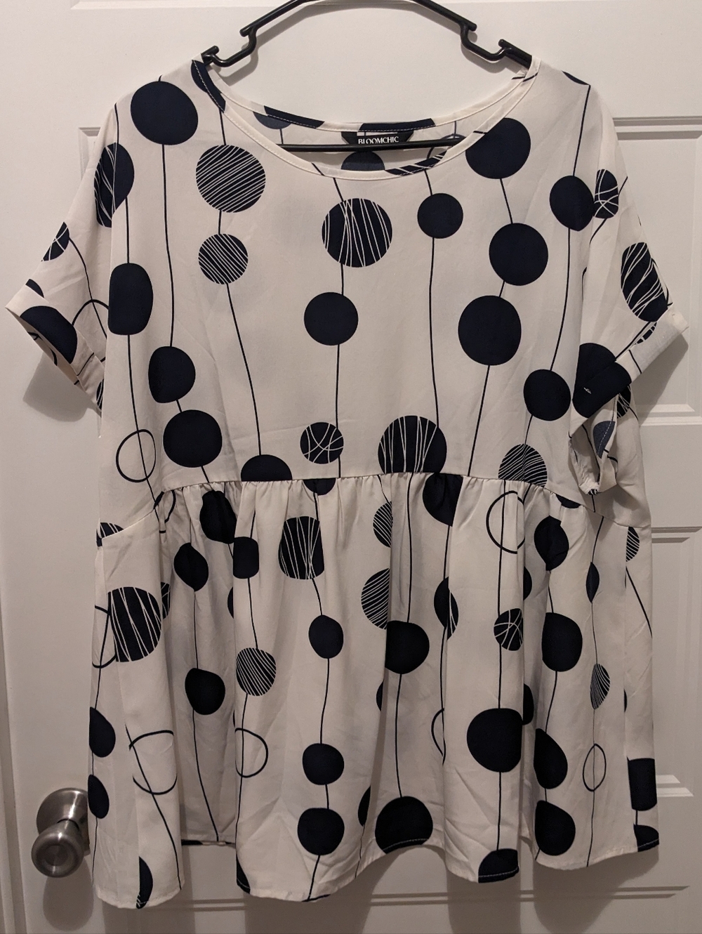 BloomChic Black/White Abstract Polka Dot Peplum Top Size 14/16